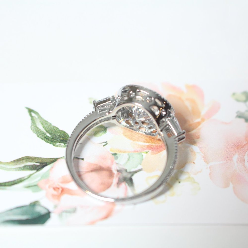 🌸Sterling Silver Solitaire Halo Victorian Antique Diamond Ring  Size 7 - Picture 6 of 9